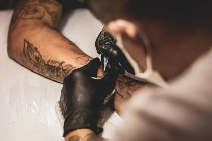 Jak sterylizować gryfy do tatuażu?